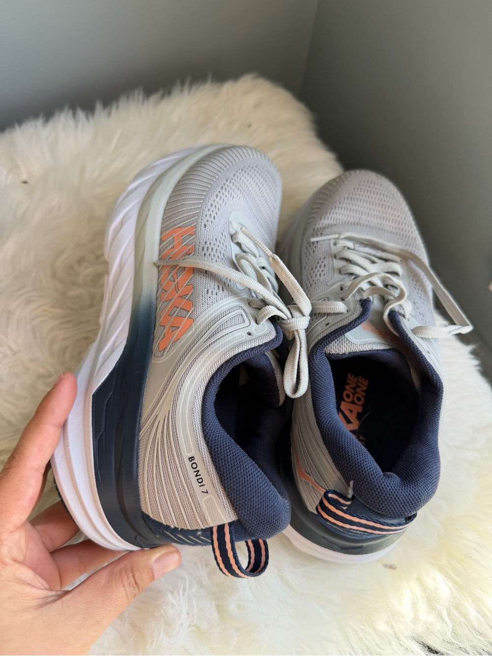 Hoka bondi 7 sneakers size 7D women’s - Picture 4 of 8